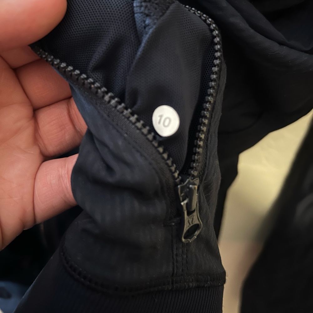 Lululemon Jacket - Picture 4 of 6